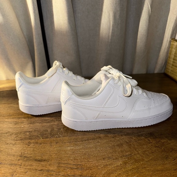 Nike White Court Sneakers - Picture 4 of 7